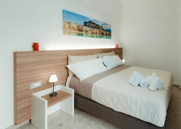 Verga 16 Deluxe Πανσιόν Cefalù