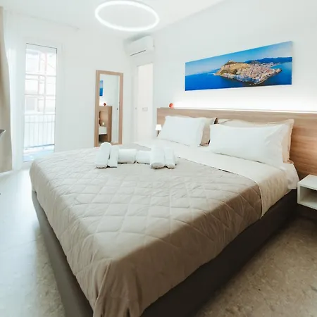 Verga 16 Deluxe Pensionat 4*